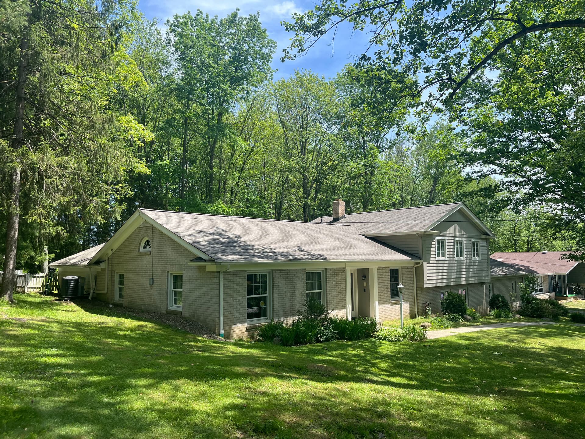 Gallery photos for Complete GAF Weathered Wood Roof Replacement in Solon: Image #2
