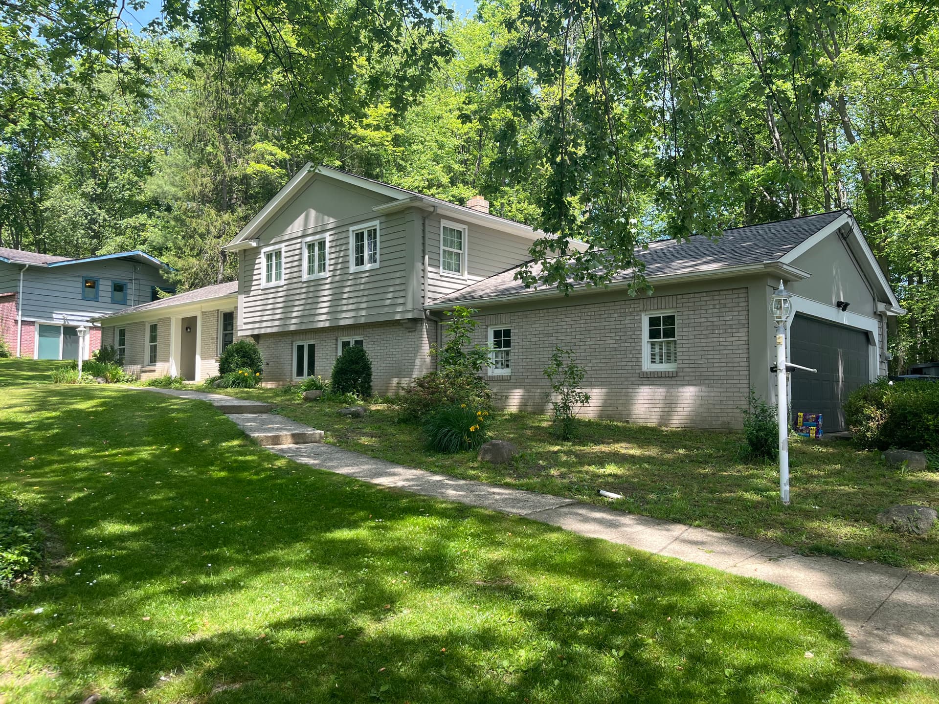 Gallery photos for Complete GAF Weathered Wood Roof Replacement in Solon: Image #1