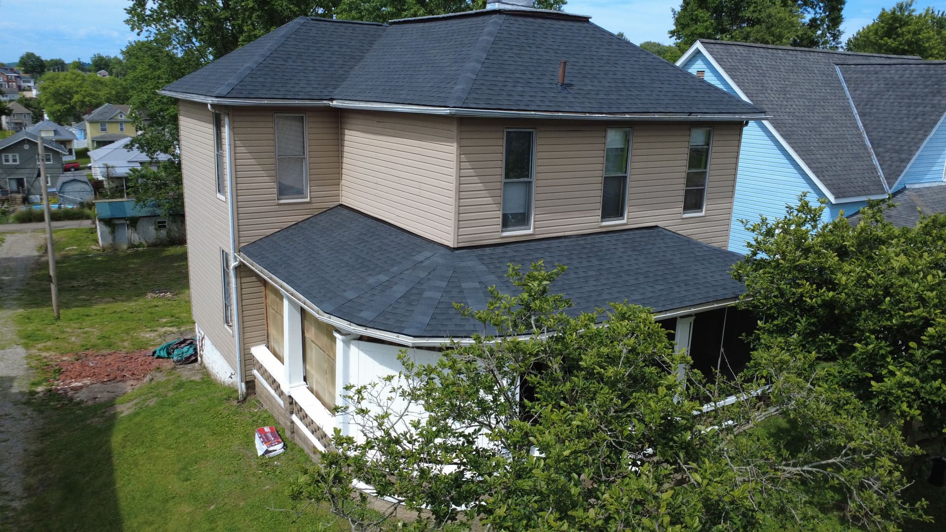 Gallery photos for GAF Charcoal Roof Replacement with Full Deck Repair in Cambridge Ohio: Image #1