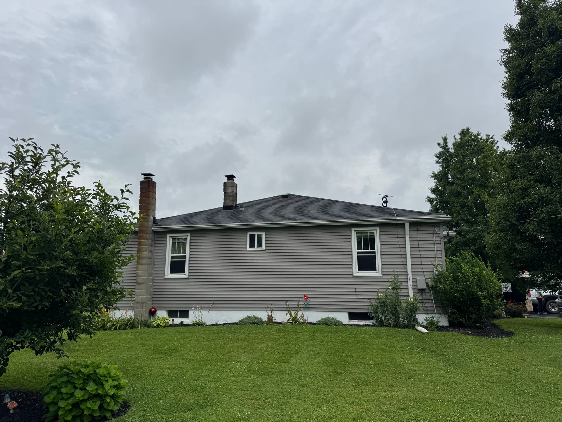 Gallery photos for Full Roof Tear-Off and HDZ Charcoal Shingle Replacement: Image #2